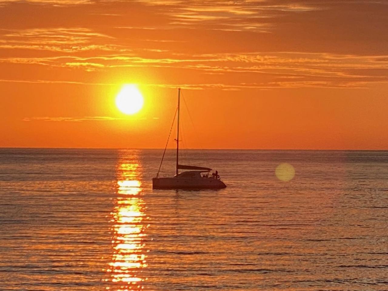 La Suite Sainte Claire Hyeres Bagian luar foto
